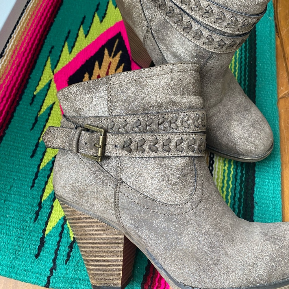 mia western boots !!! excellent condition 8 1/2